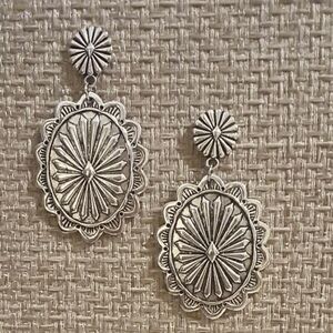NEW Southwestern Navajo Concho Blossom Flower Antique Silver Plated Earrings